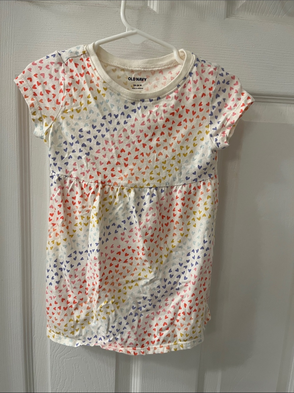Old Navy White Tee with Multicolored Heart Print